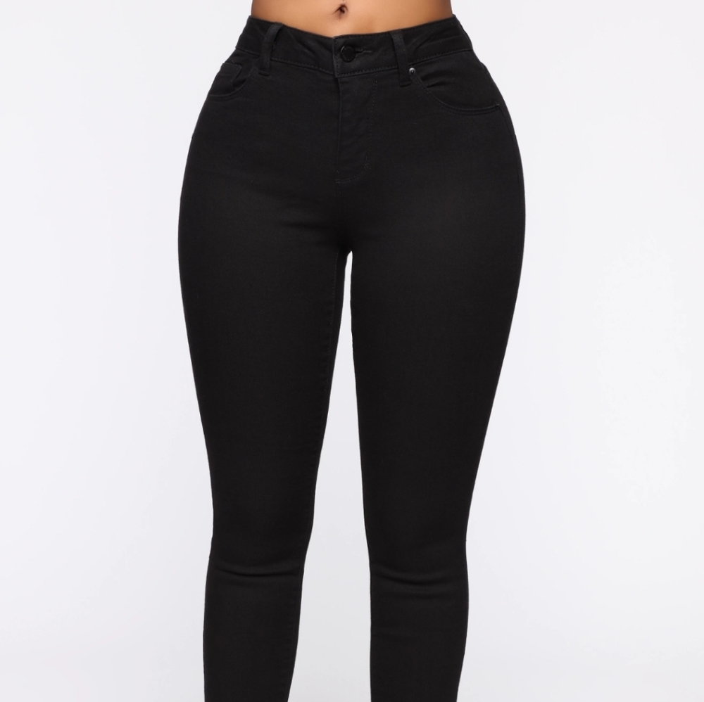 NWT Booty shaping jeans